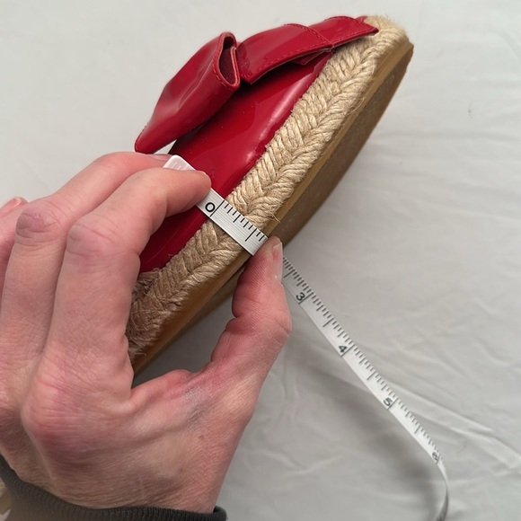 Valentino Garavani red patent leather bow wedge open toe espadrille sandals - Picture 11 of 11